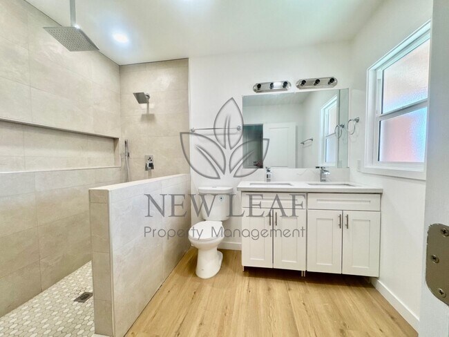 Building Photo - 232 S Bush St