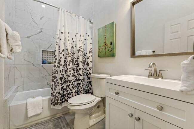 Building Photo - 4829 Tchoupitoulas St