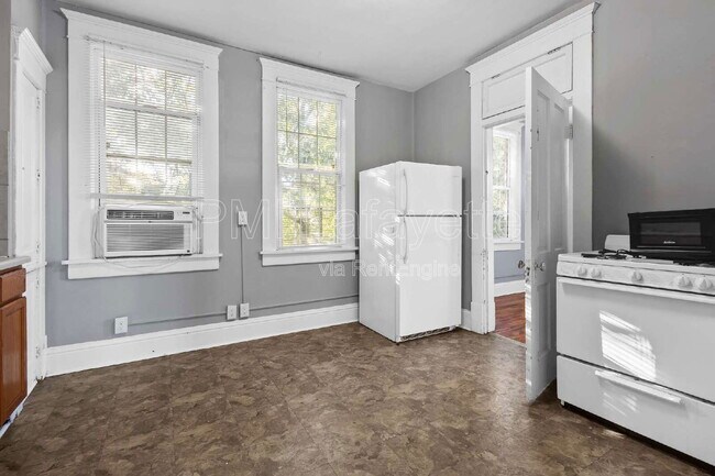 Building Photo - 1502 1/2 N 13th St