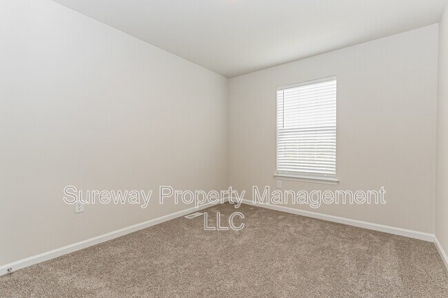 Building Photo - 204 Sandy Rdg Rd