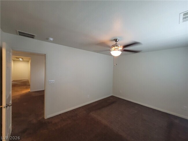 Building Photo - 2409 W Gilmore Ave