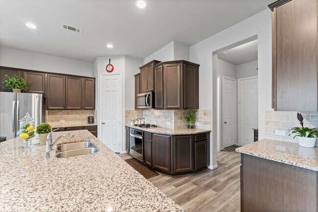 Building Photo - 2836 Jehlon Ln