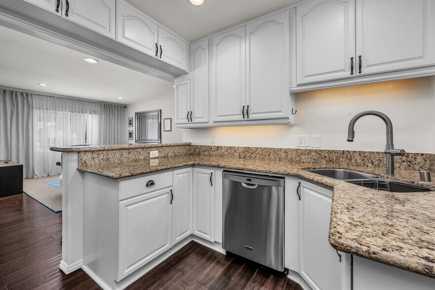 Kitchen - 7741 Goddard Ave