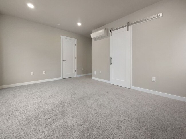 Building Photo - Newly Built 4-Bedroom Townhome with Modern...