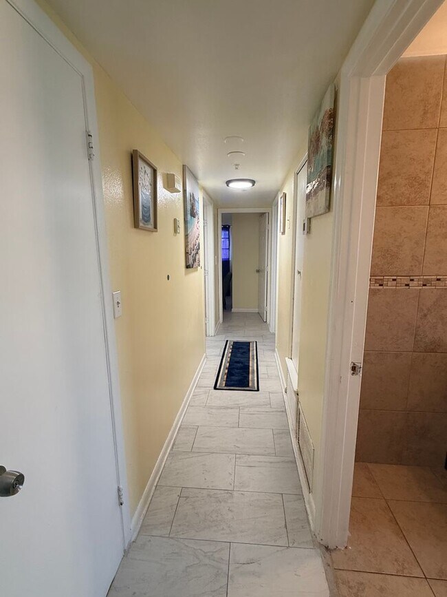 Building Photo - Beautifully Remodeled and updated Longwood beauty!  Call SHEILA C 407-687-7900