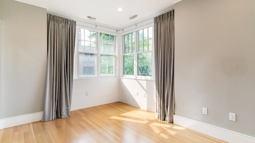 Building Photo - 48 Concord Ave