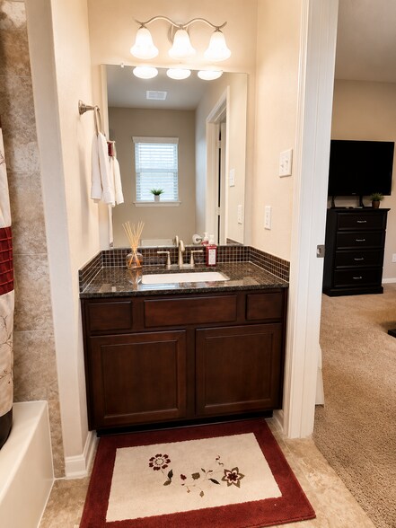 Building Photo - 5934 Beeston Hall Ct