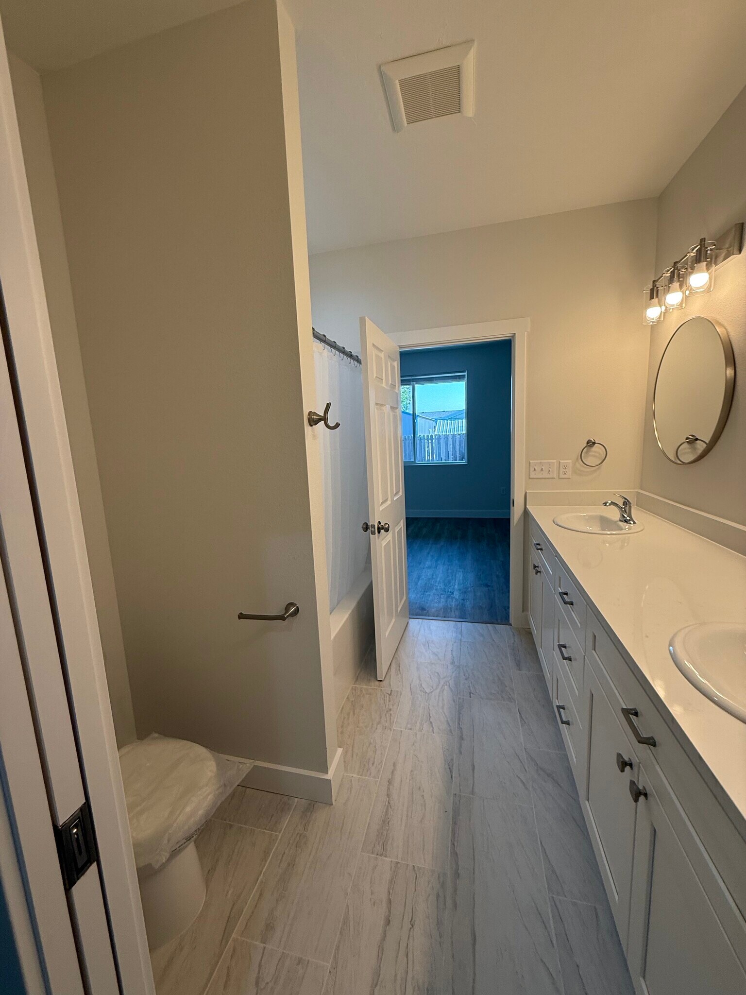 Building Photo - 8673 Charles Rd NE