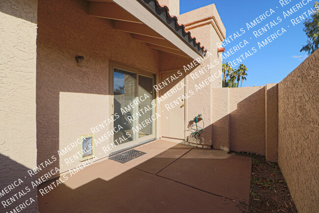 Building Photo - Lovely 2 bedroom condo in Chandler!