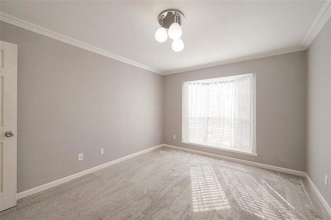 Building Photo - 12550 Whittington Dr