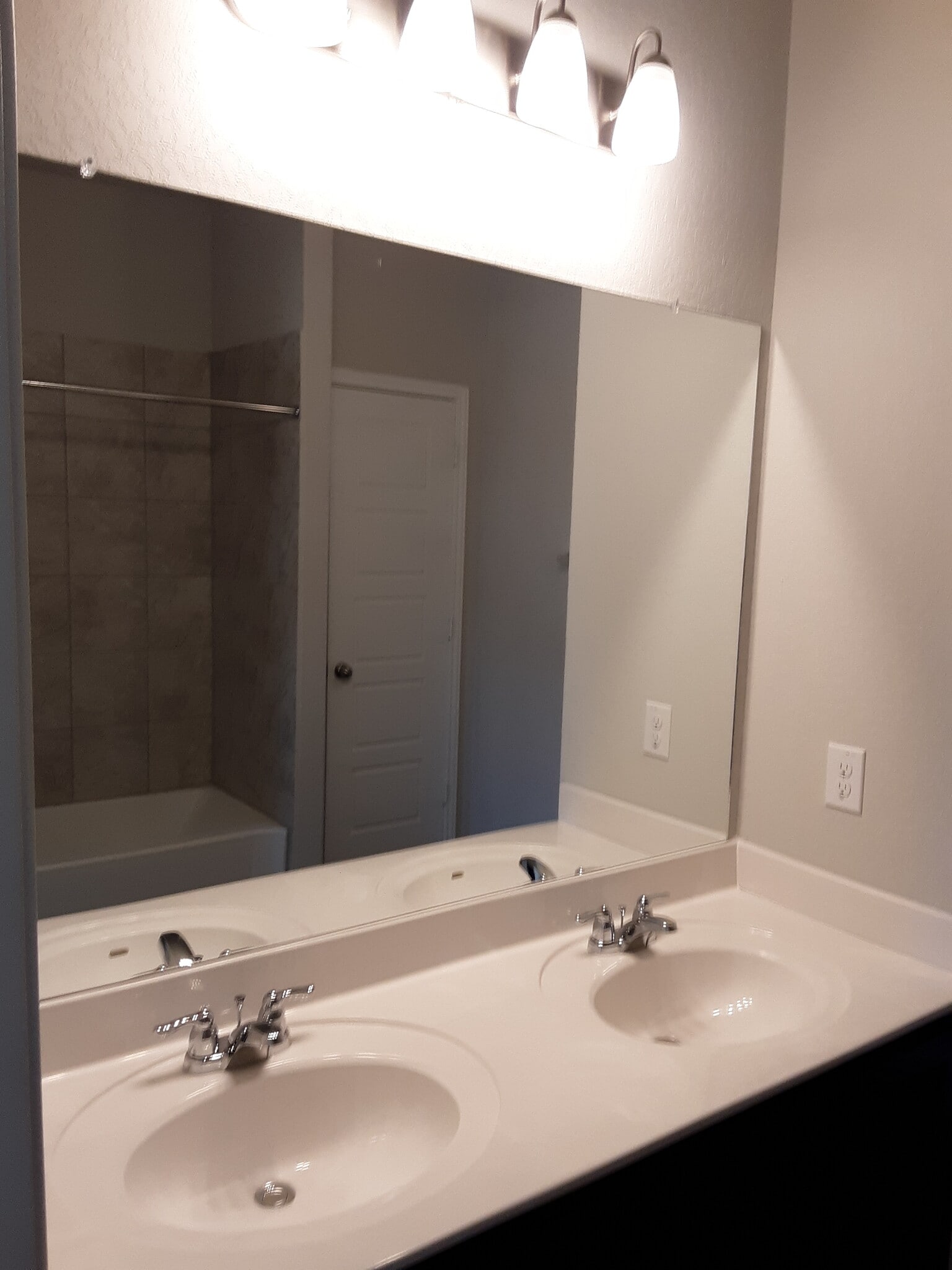 Master Vanity - 10818 Fox Trot