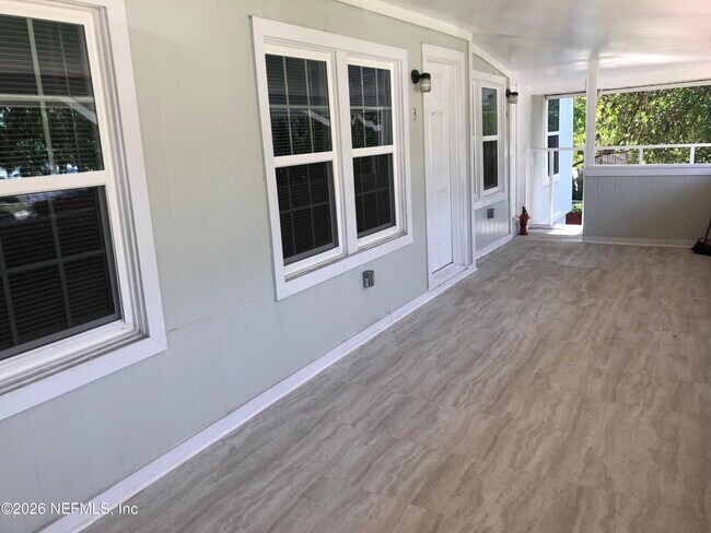 Building Photo - 925 Phillips St