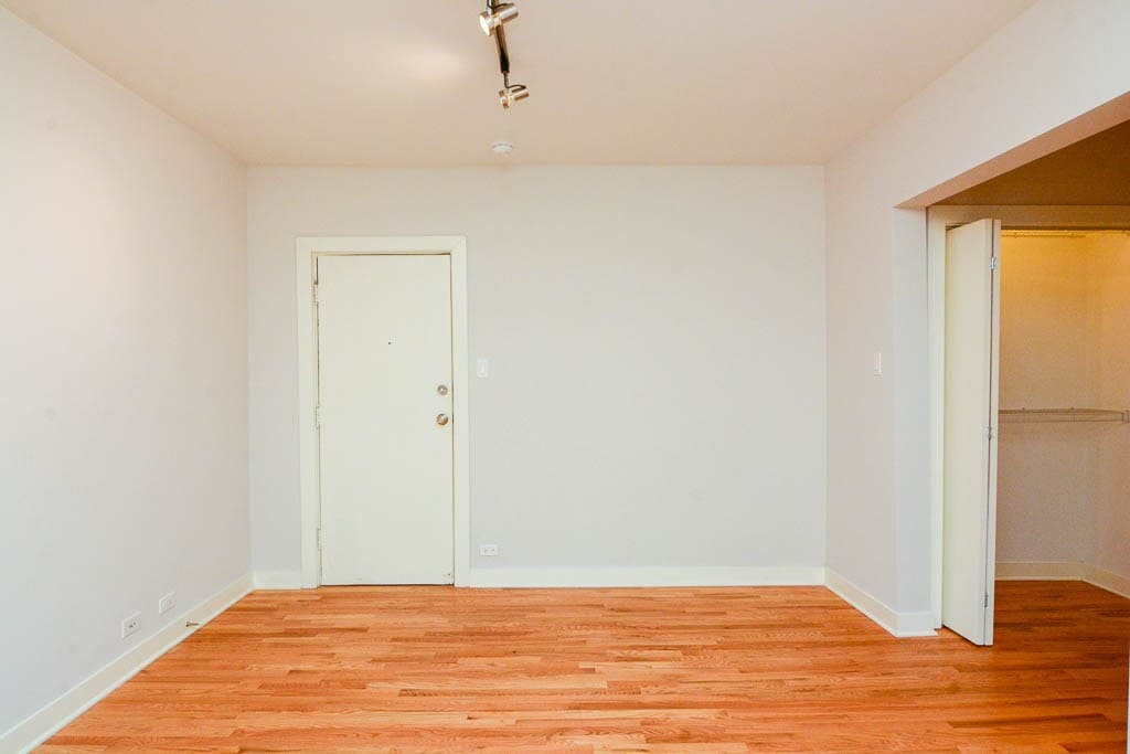 Building Photo - 2425 N Kedzie Blvd