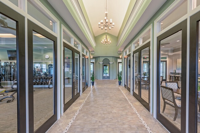 Building Photo - 1212 S Community Dr