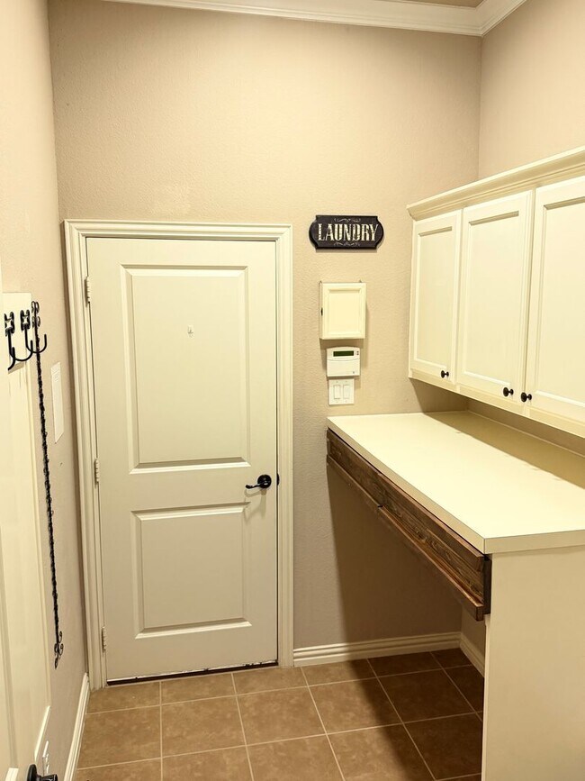 Building Photo - 6335 Cedar Sage Trail