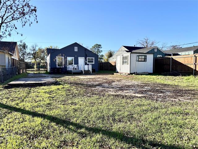 Building Photo - 202 N Riverside Dr