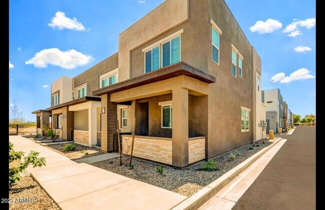 Building Photo - 16830 N 141st Ave