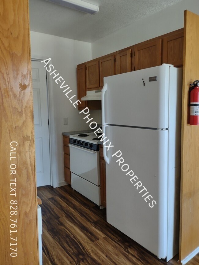 Building Photo - 452 Reems Creek Rd