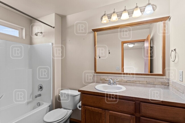 Building Photo - 1526 N Coach Dr
