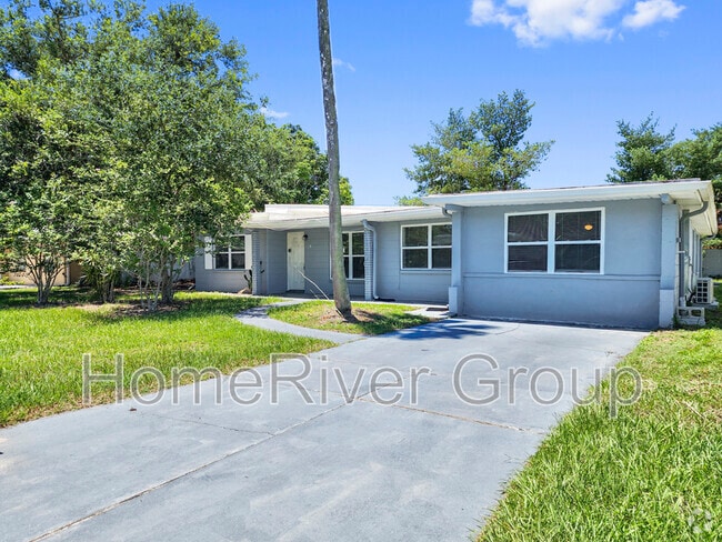 Building Photo - 841 La Plaza Ave S