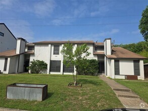 Building Photo - 7108 Creekside Dr