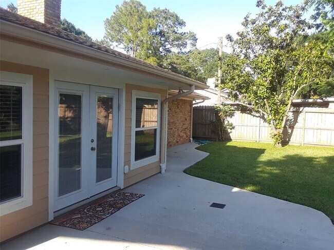 Building Photo - 5843 Queensloch Dr