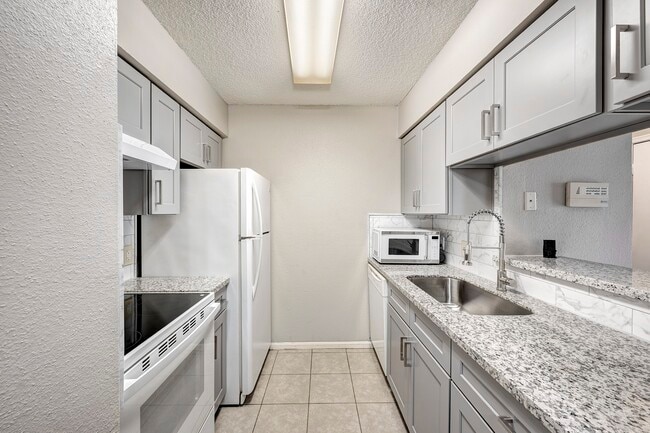 Building Photo - 2120 El Paseo St