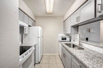 Building Photo - 2120 El Paseo St