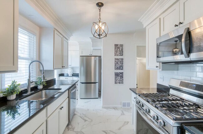 Building Photo - 16904 Invermere Ave