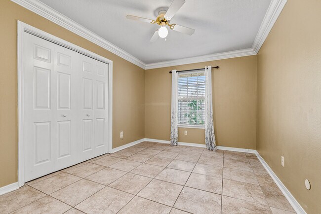 Building Photo - 4/2 Cantonment Property in Kings Road Neighborhood