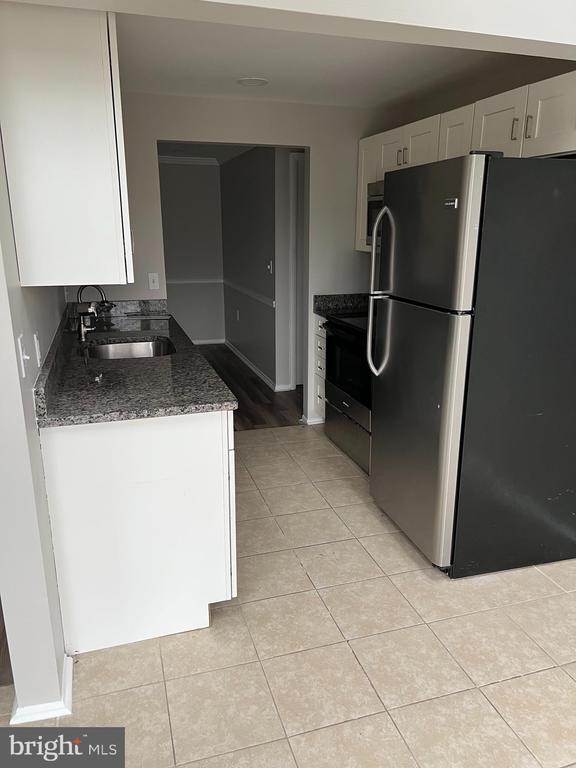 Building Photo - 18050 Chalet Dr