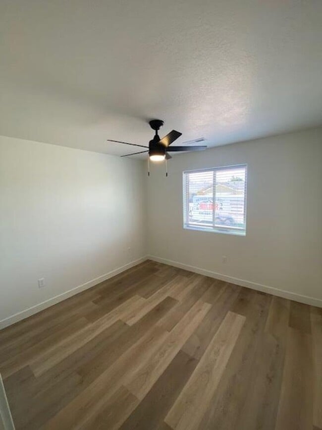 Building Photo - 3 bedroom- 2 bath 4 Plex - Brand New Construction