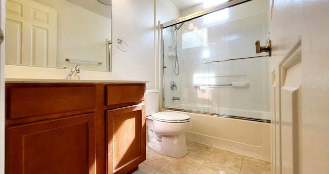 Building Photo - Beautifully Remolded Upscale 2 bed 2 bath ...