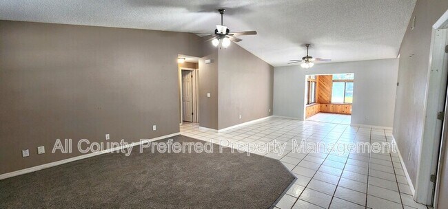 Building Photo - 5901 Aires Ave