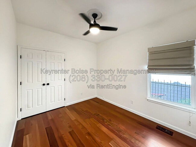 Building Photo - 650 E Whitney Ct