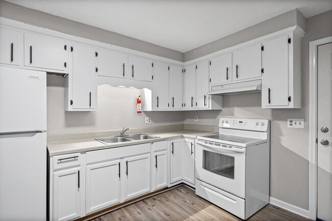 Building Photo - 111 Tandy Dr