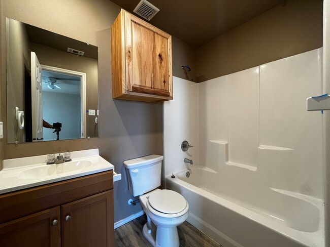 Building Photo - Cozy 3-Bedroom, 2-Bathroom Home with Garage in East Lubbock