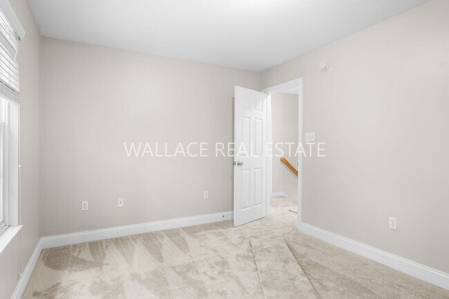 Building Photo - PRICE REDUCTION!!  FARRAGUT: TWO STORY 3 B...