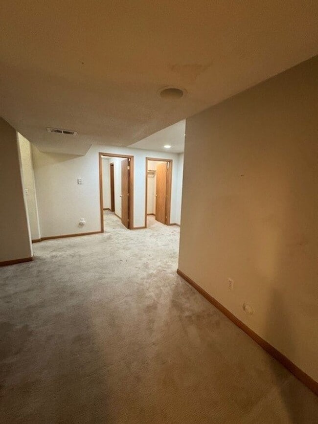 Building Photo - Stone Creek Condos- 3 Bedroom