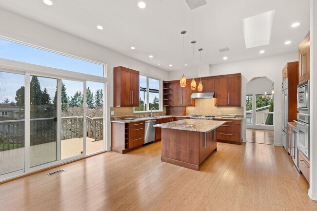 Building Photo - Just Reduced and READY NOW!! - Amazing Sce...