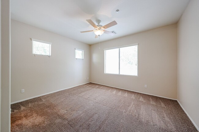 Building Photo - *GATED ENTRY*PRIME LOCATION*