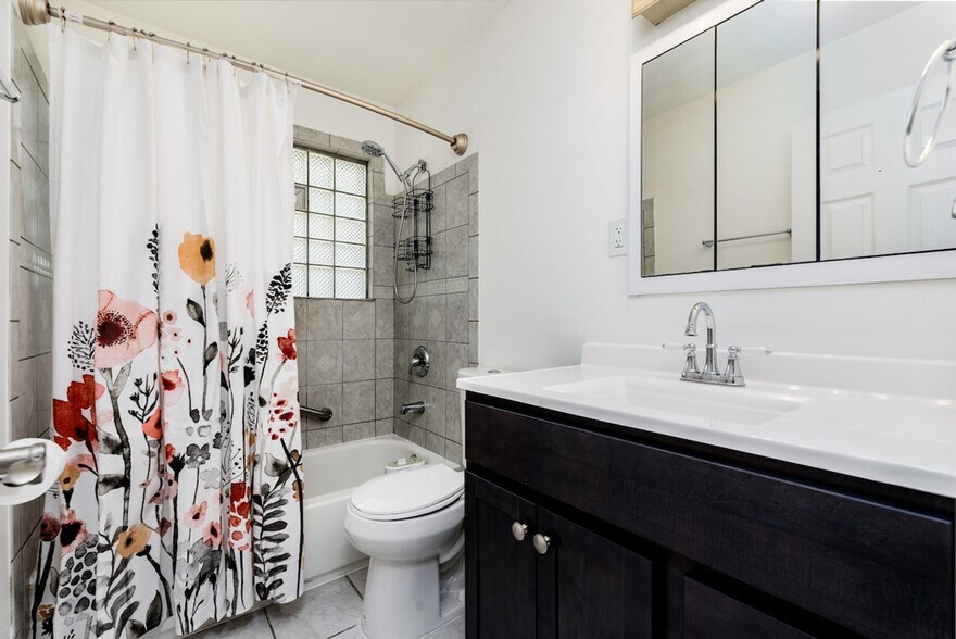 Building Photo - 35 Alpha Dr