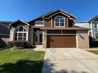 Building Photo - Meticulsly Maintained 5 Bedroom, 4 Bathroom Home