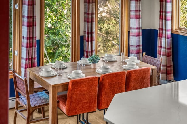 Building Photo - 7208 Secrest Ct