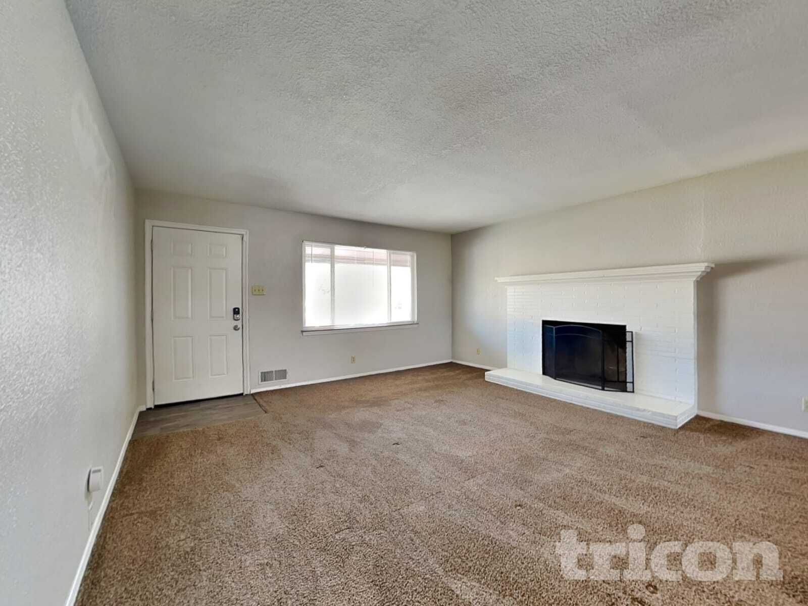 Building Photo - 1370 University Terrace