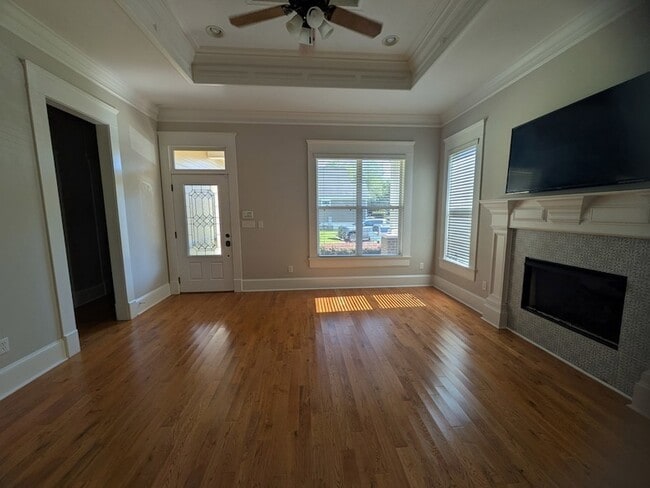 Building Photo - 124 Pepperdine Ct