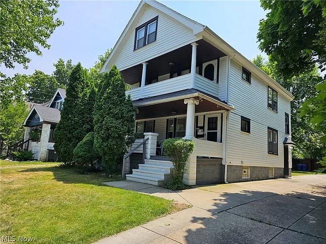 Building Photo - 16108 Parkgrove Ave