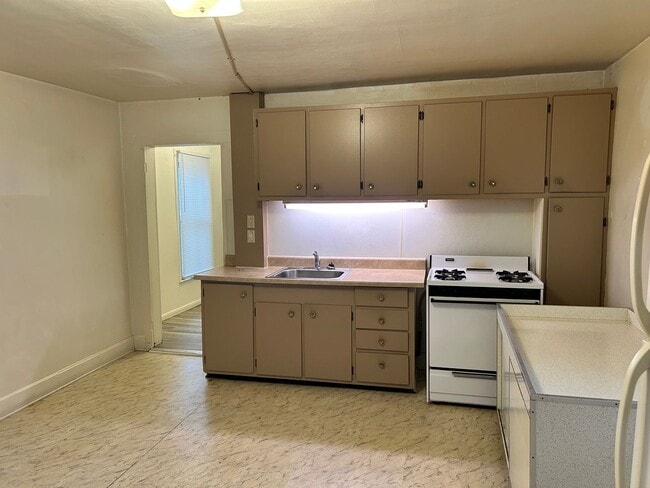 Building Photo - One bedroom apartment