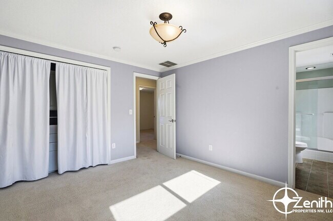 Building Photo - 2409 SE 139th Ave