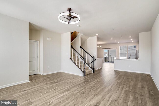 Building Photo - 421 Ensemble Wy